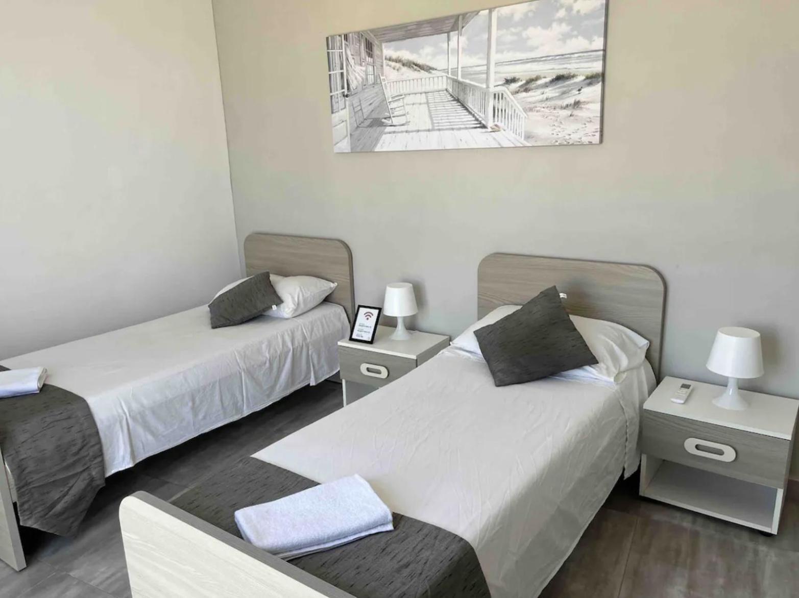 F12 Room 1, Private Room Two Single Beds Shared Bathroom In Shared Flat Msida Exterior photo