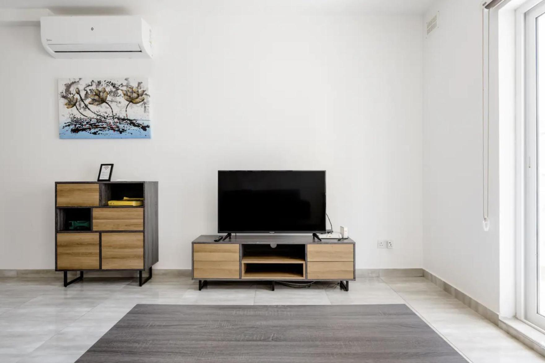F12 Room 1, Private Room Two Single Beds Shared Bathroom In Shared Flat Msida Exterior photo